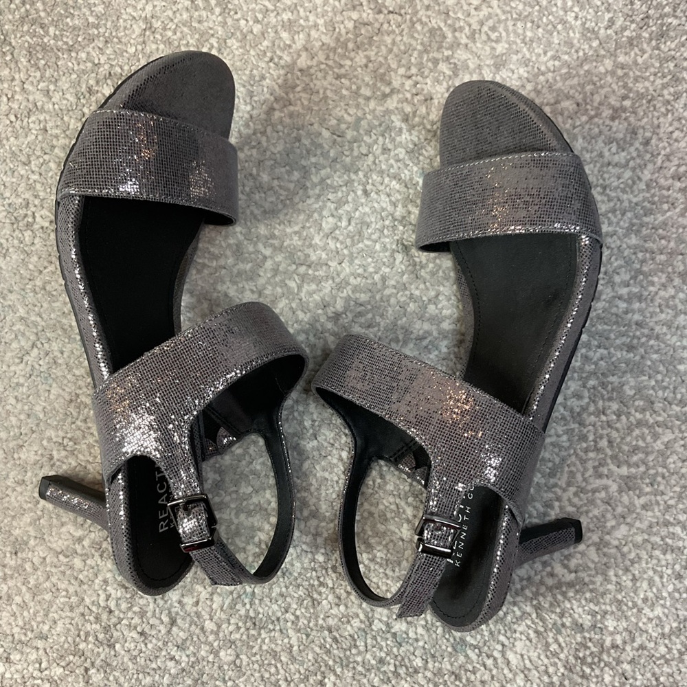 Kenneth Cole Reaction Dee Two Band Pewter Shimmery Slingback Sandals Size 7 NIB - Picture 10 of 15